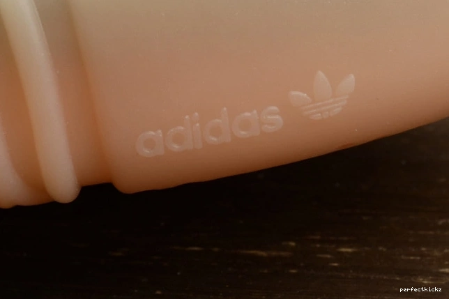 YEEZY BB1840 GREY GLOW LIGHT GUM BOOST DARK 750 ADIDAS 0710